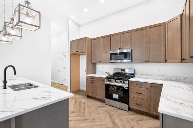 213 Reed Ave, Houston, PA 15342