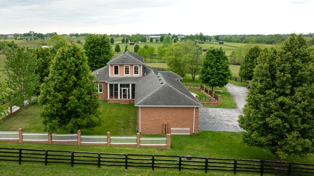 2525 Clintonville Road, Paris, KY 40361
