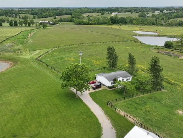 2525 Clintonville Road, Paris, KY 40361