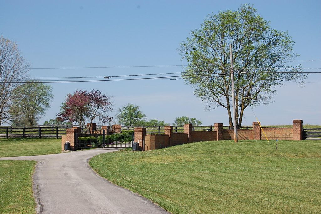 2525 Clintonville Road, Paris, KY 40361