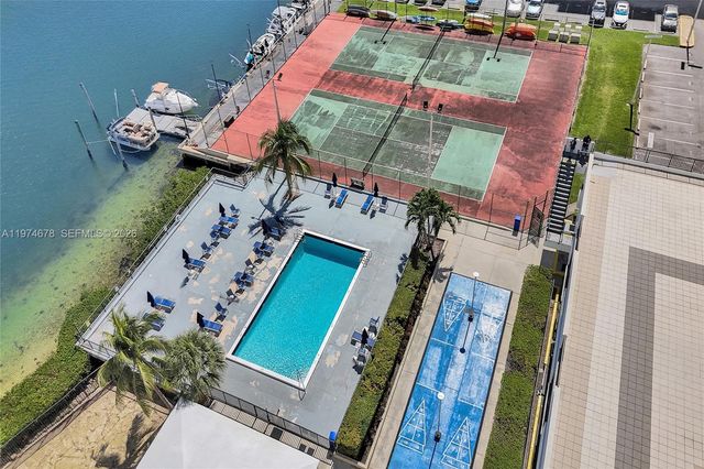 2750 NE 183rd St 406, Aventura, FL 33160