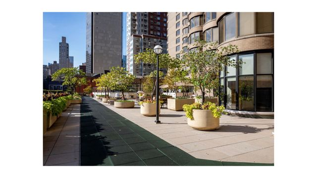 330 E 38th St Apt 47C, New York City, NY 10016