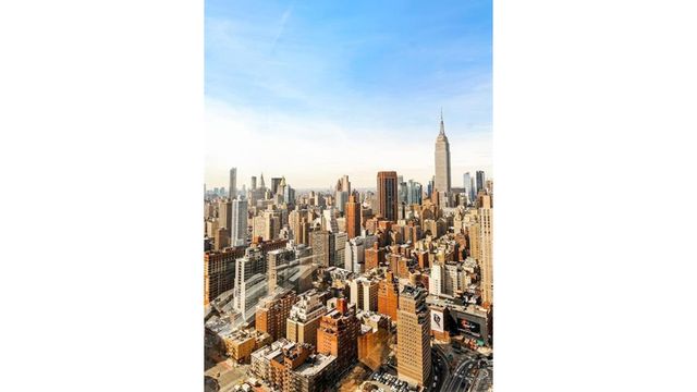 330 E 38th St Apt 47C, New York City, NY 10016