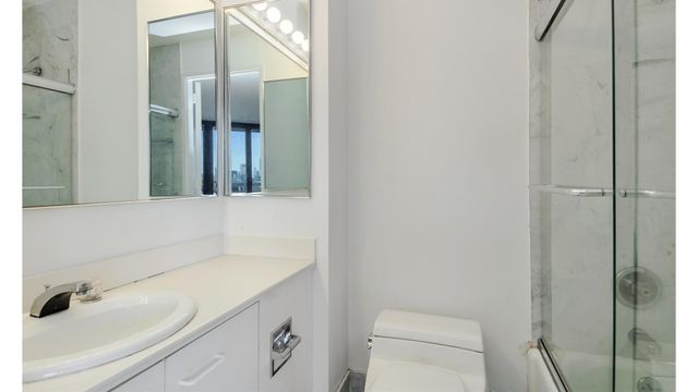 330 E 38th St Apt 47C, New York City, NY 10016