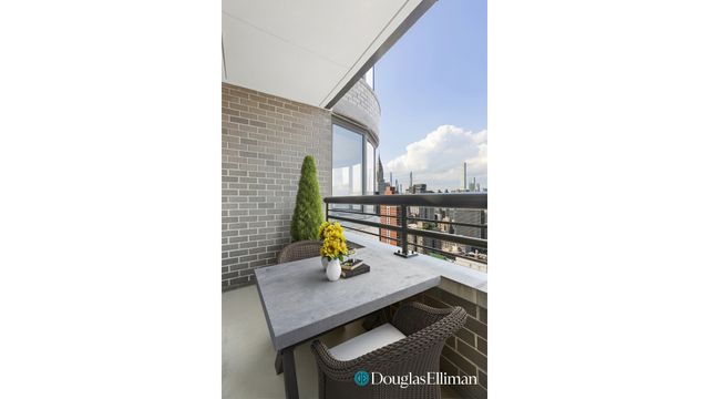 330 E 38th St Apt 47C, New York City, NY 10016