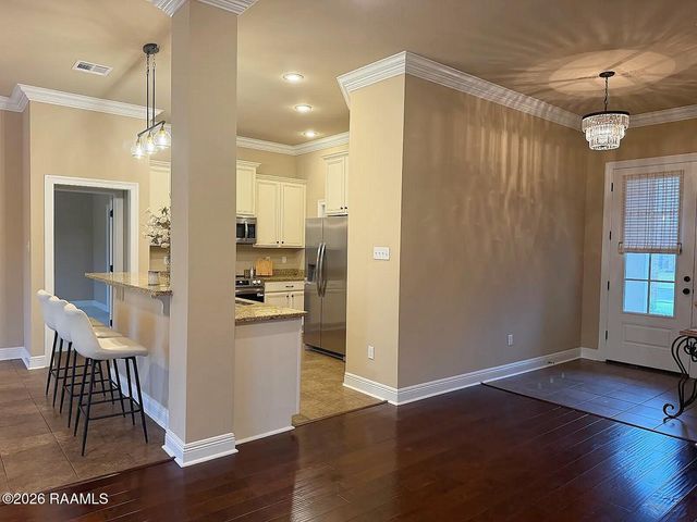 211 Meadowland Drive, Lafayette, LA 70507