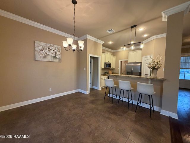 211 Meadowland Drive, Lafayette, LA 70507