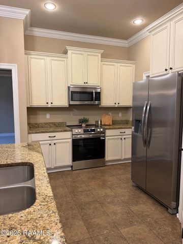 211 Meadowland Drive, Lafayette, LA 70507