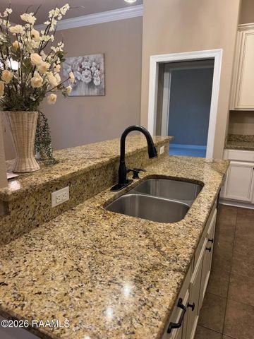 211 Meadowland Drive, Lafayette, LA 70507