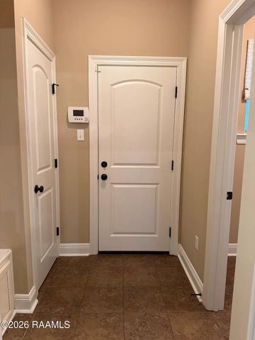 211 Meadowland Drive, Lafayette, LA 70507