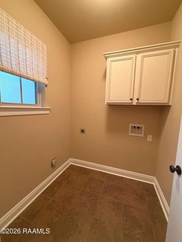 211 Meadowland Drive, Lafayette, LA 70507