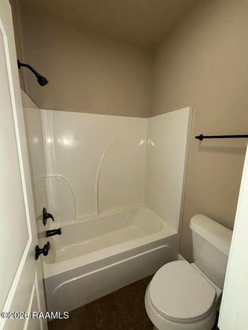 211 Meadowland Drive, Lafayette, LA 70507