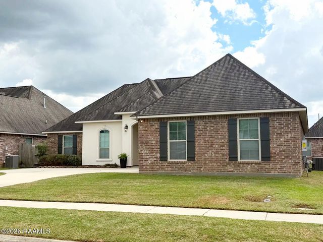 211 Meadowland Drive, Lafayette, LA 70507