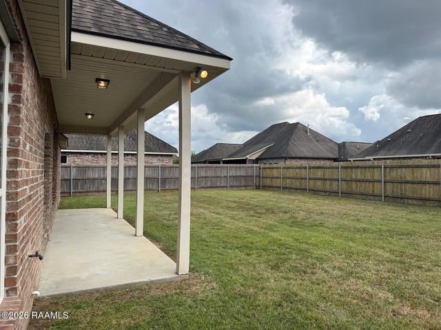 211 Meadowland Drive, Lafayette, LA 70507