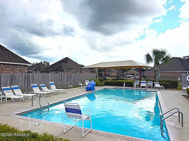 211 Meadowland Drive, Lafayette, LA 70507