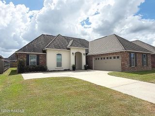 211 Meadowland Drive, Lafayette, LA 70507