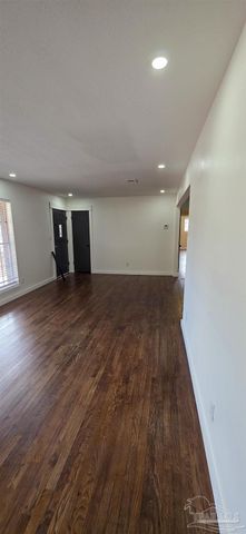 8751 Wren Rd, Pensacola, FL 32534