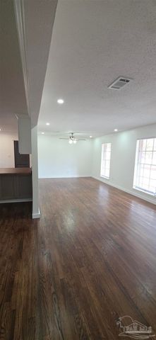 8751 Wren Rd, Pensacola, FL 32534