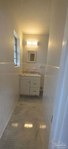 8751 Wren Rd, Pensacola, FL 32534