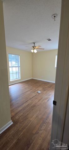 8751 Wren Rd, Pensacola, FL 32534