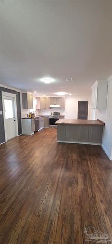 8751 Wren Rd, Pensacola, FL 32534