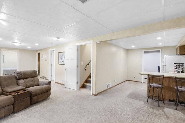1025 129th Avenue NE, Blaine, MN 55434