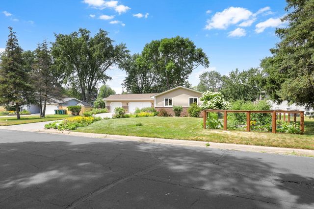 1025 129th Avenue NE, Blaine, MN 55434
