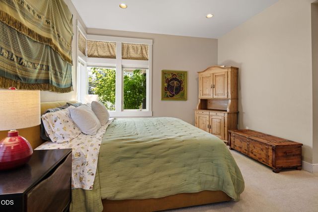1757 NW Fields Street, Bend, OR 97703