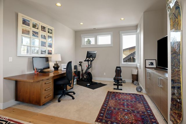 1757 NW Fields Street, Bend, OR 97703