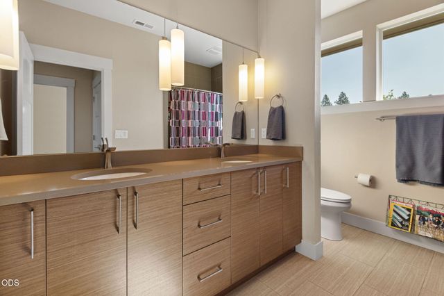 1757 NW Fields Street, Bend, OR 97703