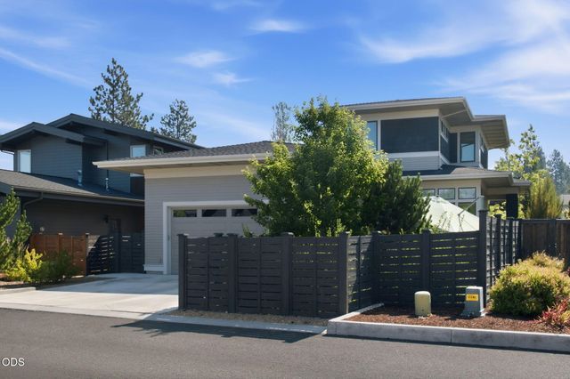 1757 NW Fields Street, Bend, OR 97703