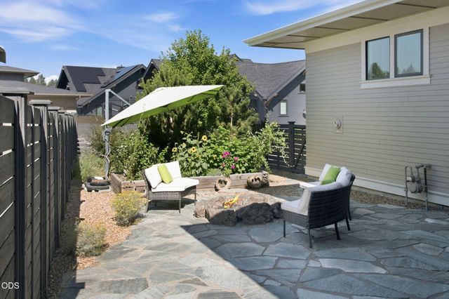 1757 NW Fields Street, Bend, OR 97703