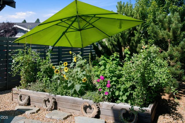 1757 NW Fields Street, Bend, OR 97703