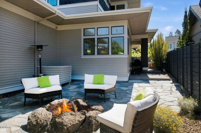 1757 NW Fields Street, Bend, OR 97703