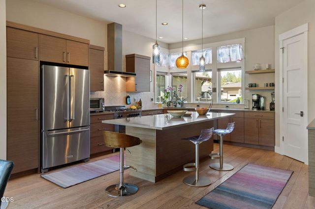 1757 NW Fields Street, Bend, OR 97703