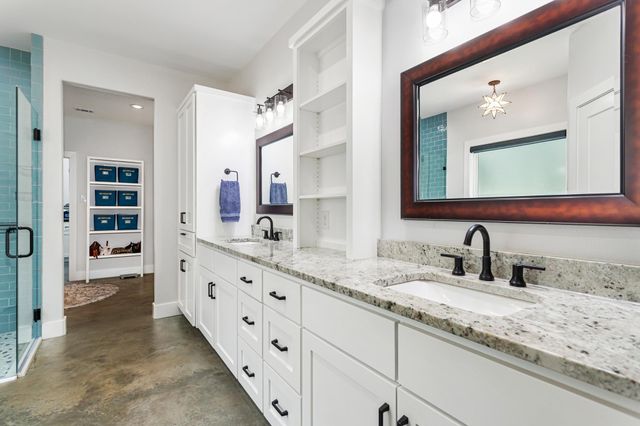 2 Senisa LN, Wimberley, TX 78676