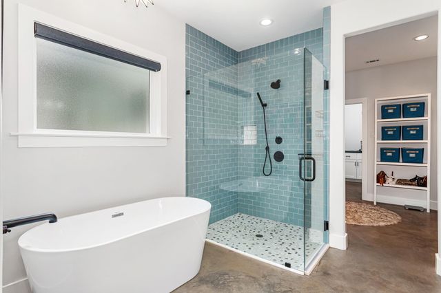 2 Senisa LN, Wimberley, TX 78676