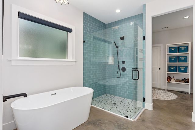 2 Senisa LN, Wimberley, TX 78676