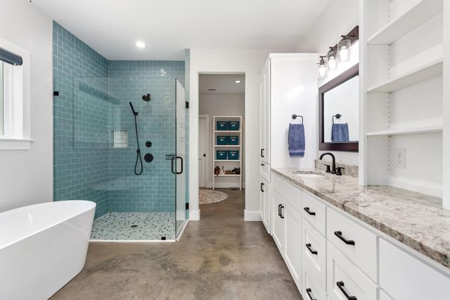 2 Senisa LN, Wimberley, TX 78676