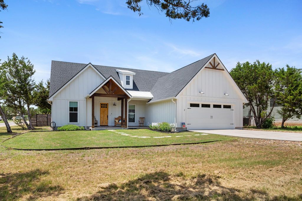 2 Senisa LN, Wimberley, TX 78676
