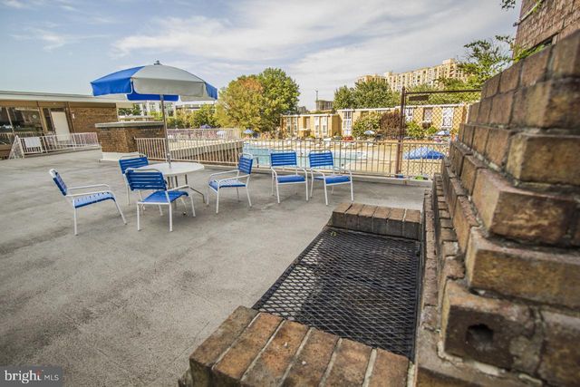 2605 REDCOAT DR #252, Alexandria, VA 22303