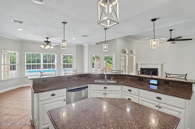 6309 W Silverleaf Drive, Ocean Springs, MS 39564