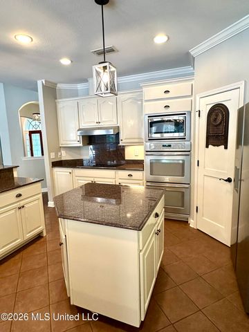 6309 W Silverleaf Drive, Ocean Springs, MS 39564