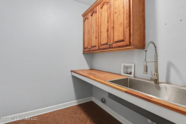 6309 W Silverleaf Drive, Ocean Springs, MS 39564