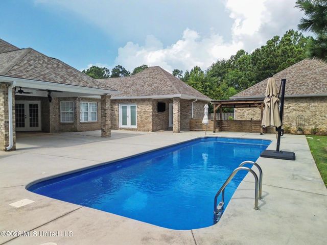 6309 W Silverleaf Drive, Ocean Springs, MS 39564