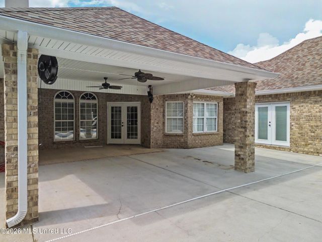 6309 W Silverleaf Drive, Ocean Springs, MS 39564