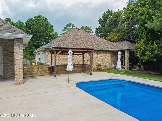 6309 W Silverleaf Drive, Ocean Springs, MS 39564