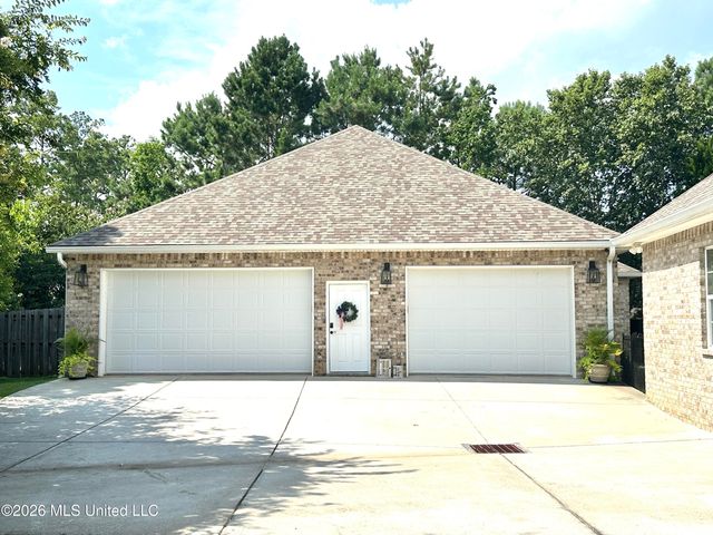 6309 W Silverleaf Drive, Ocean Springs, MS 39564