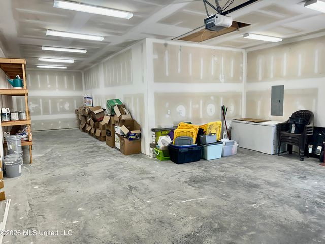 6309 W Silverleaf Drive, Ocean Springs, MS 39564