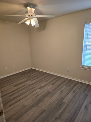 632 Oliver Lane, Waxahachie, TX 75165